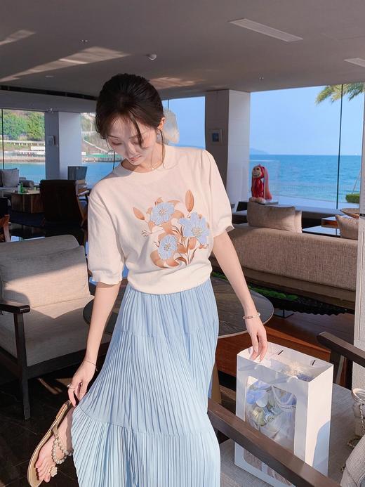 张心子【夏日密语】通勤风珍珠印花显瘦短袖T恤上衣 U2504034 商品图6