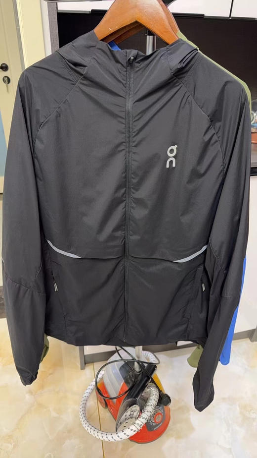 原单正品昂跑夏季防晒透气皮肤衣，超薄材料，防止温差，随手收纳，超实用便捷，
三个色，尺码S-XXL
原价1690 商品图11