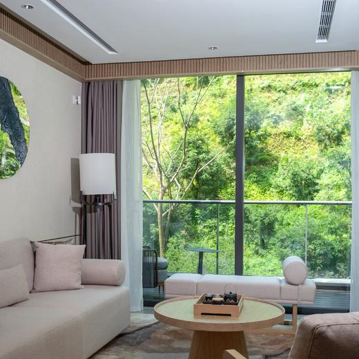 隐逸于山林之中，黄山水云间香榧谷酒店三卧别墅2晚度假￥666元起/人，多人起订，瞰景山居，独立套房，家庭式聚会空间设计，来一场心灵的放松之旅 商品图6