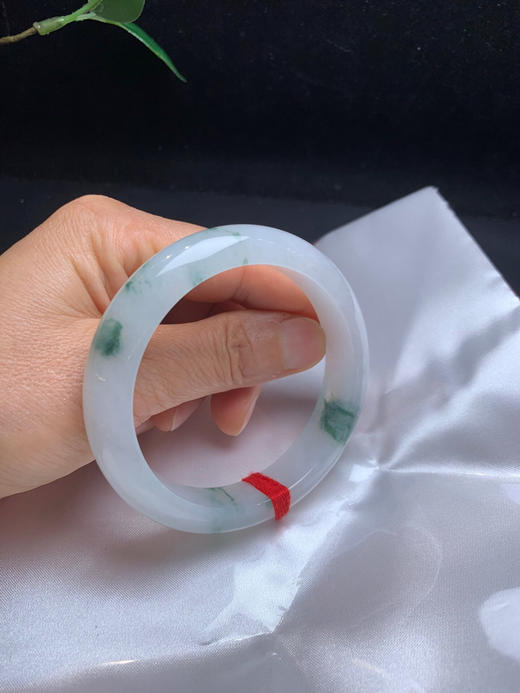 612631，57.5糯冰飘花手镯，干干净净的白底，飘清新淡雅的蓝花 商品图5