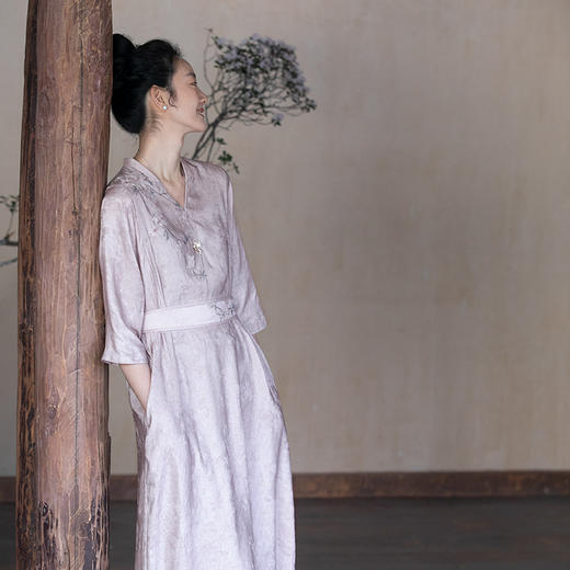 牧衣游原创 手工刺绣丝麻提花炒色连衣裙宽松温婉气质长裙 溪上枕 商品图0