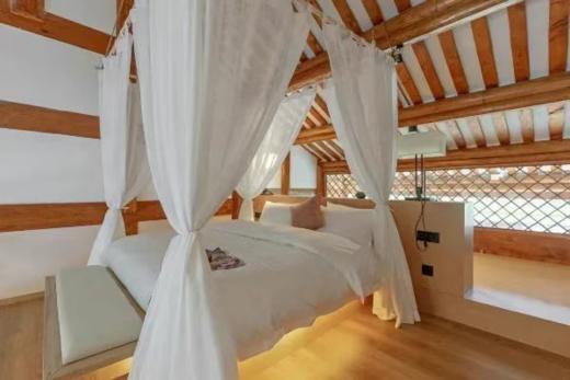 【峨眉山花间观山月·私汤周末不加价】成都自驾1.5h到达仅￥199起抢湖景大床/LOFT/双卧/三卧房！享高铁站接/送一次，超长有效期到年底！ 商品图3