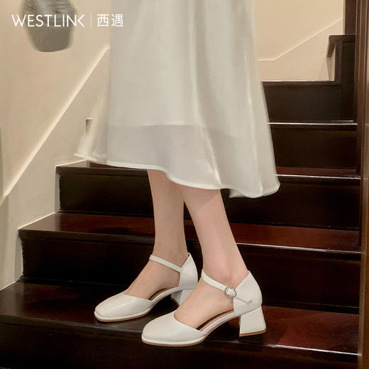 西遇法式粗跟单鞋女新款春夏侧空中跟包头凉鞋白色配裙子女鞋V0656461 商品图2