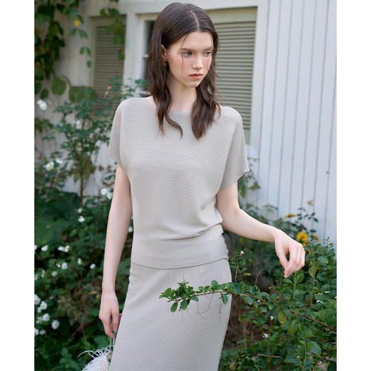 西遇高腰针织半身裙套装女新款通勤宽松短袖上衣两件套D0050396 商品图2