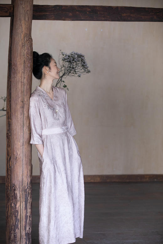 牧衣游原创 手工刺绣丝麻提花炒色连衣裙宽松温婉气质长裙 溪上枕 商品图5