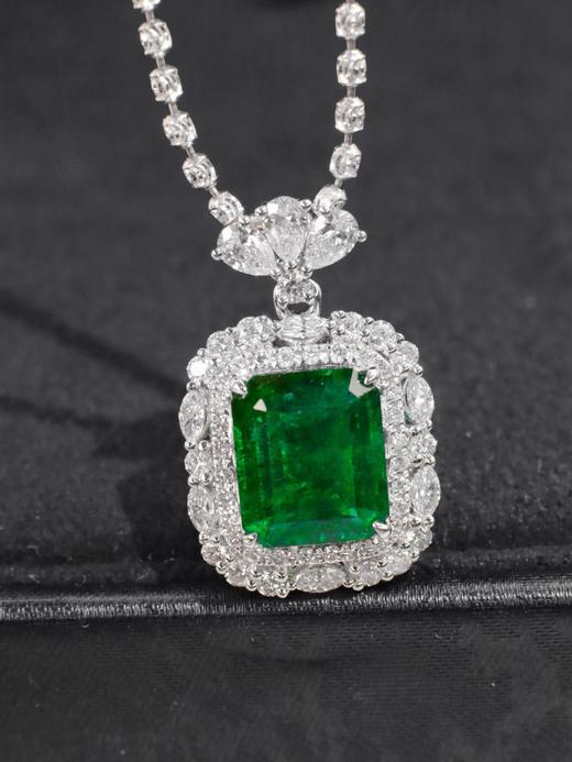 2.85ct刻面祖母绿吊坠 商品图0