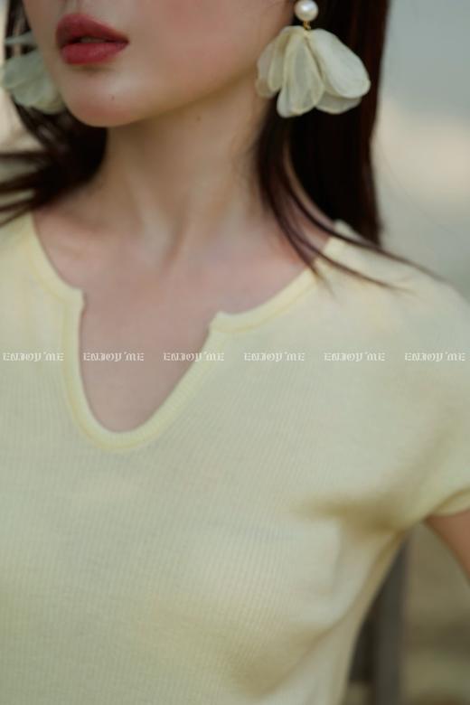 【门店同款】ENJOY夏季都市漫游V领针织上衣 162296810 商品图1