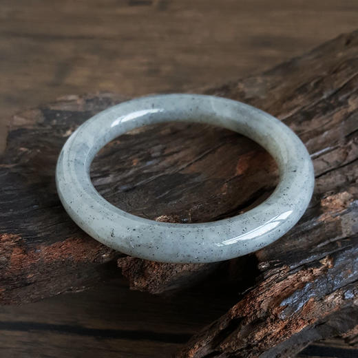 【天然正品】天然细腻无裂纹61.5号青花点墨圆条和田玉手镯61.5号（皆取最大值）女士现售价：1180特价！170325NJM13 商品图2