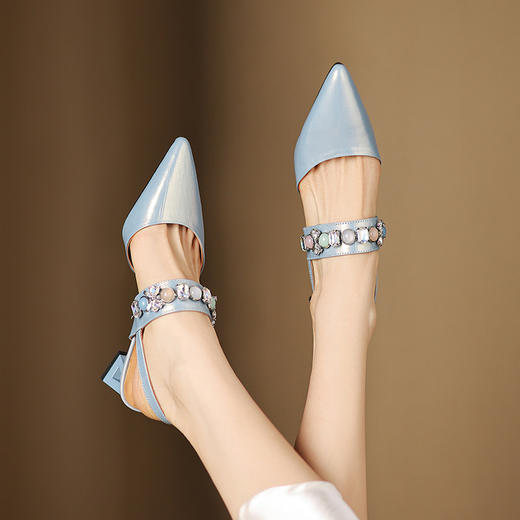 【预售5天】法式复古尖头高跟凉鞋女夏季新款真皮粗跟一字带水钻后空包头凉鞋LD&7342 商品图4