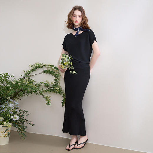 西遇高腰针织半身裙套装女新款通勤宽松短袖上衣两件套D0050396 商品图1