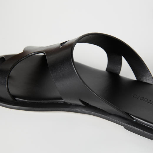 ROMI STUDIO"随性百搭"简约休闲设计感线条套趾平底黑色拖鞋S8008 商品图3