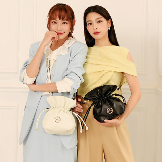 《WHY》YA8835真皮包包黑色小笼包休闲简约女包抽绳福袋斜挎包高级高褶皱水桶包 商品图7