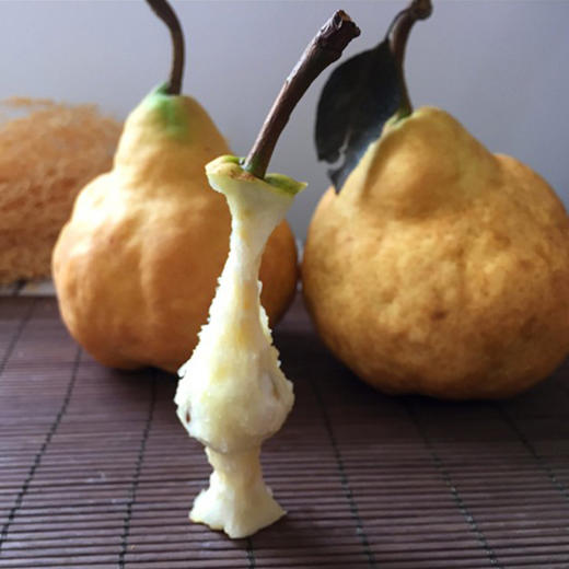 不能硬来的中华丑梨 软了用勺挖着吃   外表丑丑  口感绵密多汁 越软越甜 甘甜可口 沁人心脾 商品图4