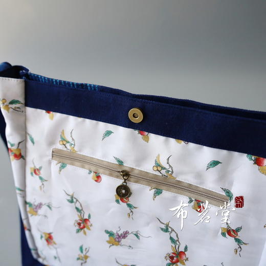 拼布斜挎方包 蓝染扎染土布拼接 商品图3