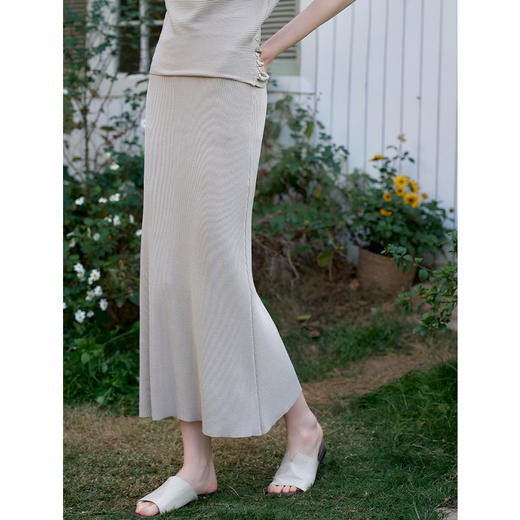 西遇高腰针织半身裙套装女新款通勤宽松短袖上衣两件套D0050396 商品图4