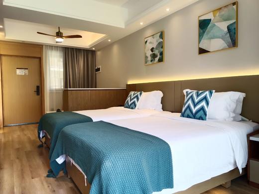 【雅安龙苍沟· 桌山黑石度假公寓】
🌿徒步吸氧，玩转绿野秘境
🌸毗邻大熊猫国家公园 春日花海如绯云 四季桌山美景 商品图12