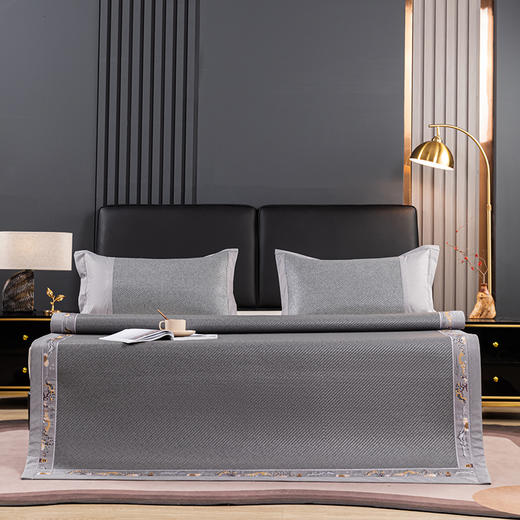 多喜爱 霸王席单件-青州/御享（咖/灰）/福禄（咖/灰） 【四角弹力绑带】【精致盖头刺绣】加厚加密 藤席编织更紧密 间隙更小 无毛刺 3D蜂窝层  席面可卷曲 商品图7