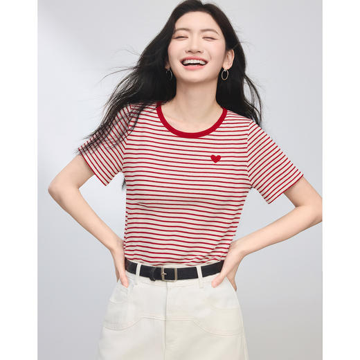 【周四狂欢价】熙世界黑白条纹t恤女短袖2025夏季新款休闲爱心刺绣圆领正肩上衣 商品图3
