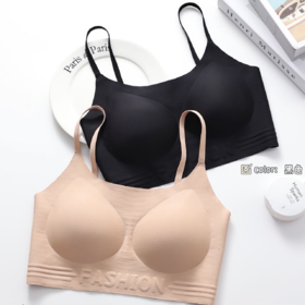 【蔓朵奇裸感粉底液无痕内衣】无痕中的王者 白T伴侣 无痕软胶贴片，稳承托防下垂 ▲加高底围，侧比无缝设计，柔软无束缚 透气杯垫，不闷热，机洗无压力