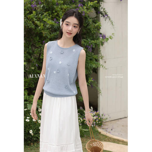 鹿向南「蝶梦蓝裳」法式优雅圆领无袖蓝色女针织衫背心2025夏新款 商品图3