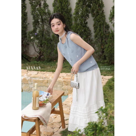 鹿向南「蝶梦蓝裳」法式优雅圆领无袖蓝色女针织衫背心2025夏新款 商品图1