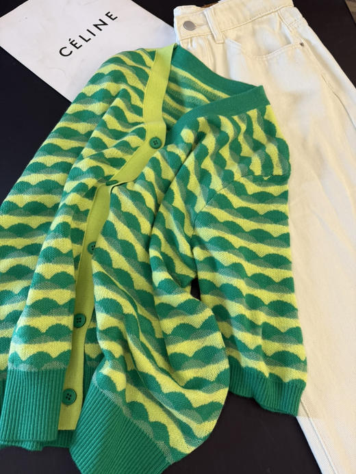 显白绿色开衫 商品图0