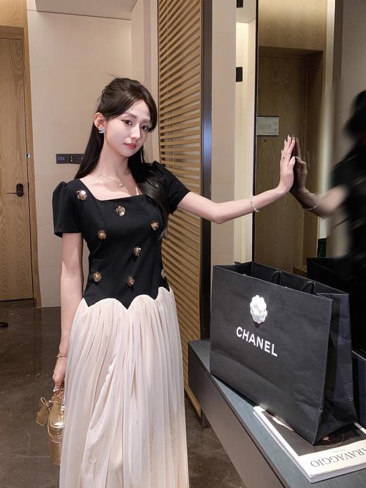 张心子【瑰丽酒会】名媛风方领波浪拼接纱裙连衣裙 U2504031 商品图5