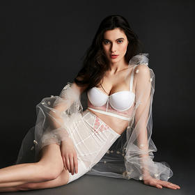 CB | 桃之夭夭中文胸