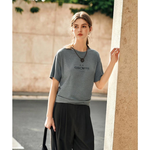 olrain欧芮儿2025夏季新款灰色宽松落肩袖设计字母印花T恤上衣女 商品图2