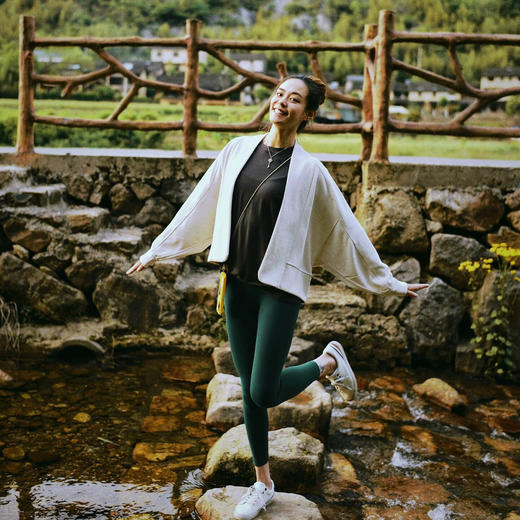 洛诗琳21112春季新款四面弹宽松遮肉垂感外套女231 商品图1