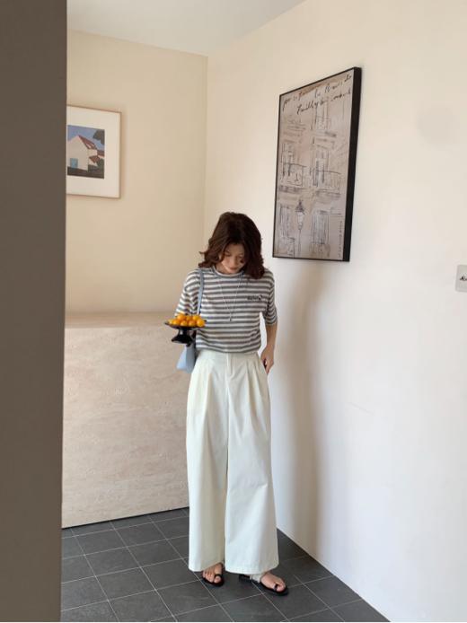 🎯这款【骆柒柒#880素雅流光•软糯阔腿裤】🥰采用温柔质感的面料，垂坠顺滑，轻盈飘逸。 ✔ 显瘦显高：高腰设计+宽松版型，🌿拉长腿部线条，随便搭都超有范！ 商品图5