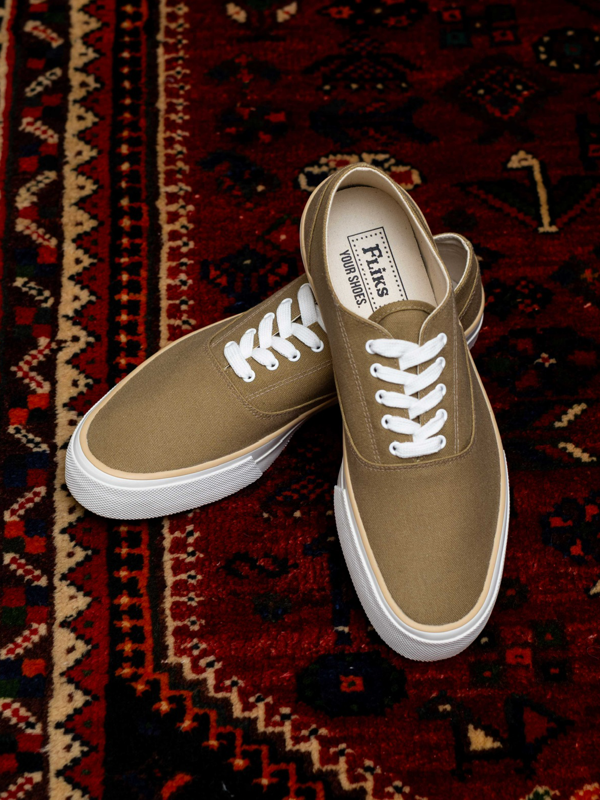 Fliks 橄榄绿帆布鞋