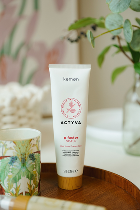 深层清洁头皮，让头皮毛囊大口呼吸，提升发根抓力！