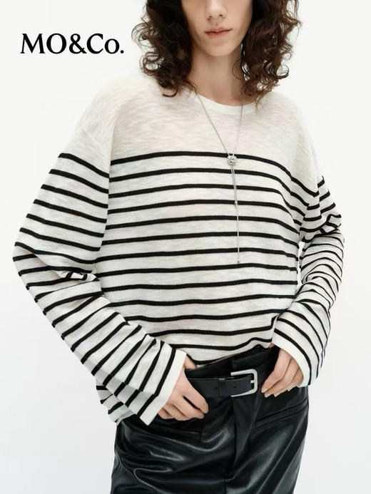 【有货 拍下改价】  MO家 春夏黑白条纹落肩肌理感轻柔 微透圆领百搭防晒针织衫长袖 商品图6