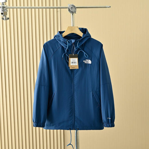 男女同款轻薄小北春夏经典款拼接纯色连帽冲 夹克外套 商品图7