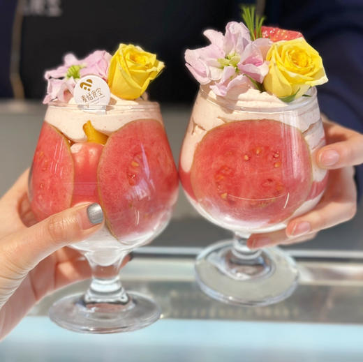 芭乐高脚杯（约9点做好）约芭乐奶油，芒果和芭乐酱夹心 商品图0