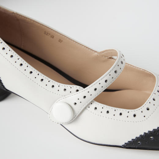 ROMI STUDIO复古方头玛丽珍镂空雕花黑拼杏色单鞋S2793 商品图3