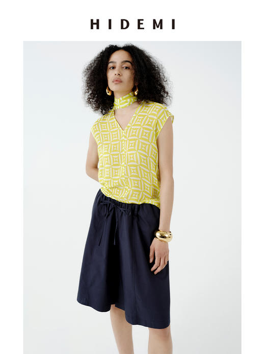 HIDEMI经典几何印花系列清透磨砂缎感内衬吊带两件式丝巾设计感v领显瘦背心半裙套装 背心/半裙 商品图6
