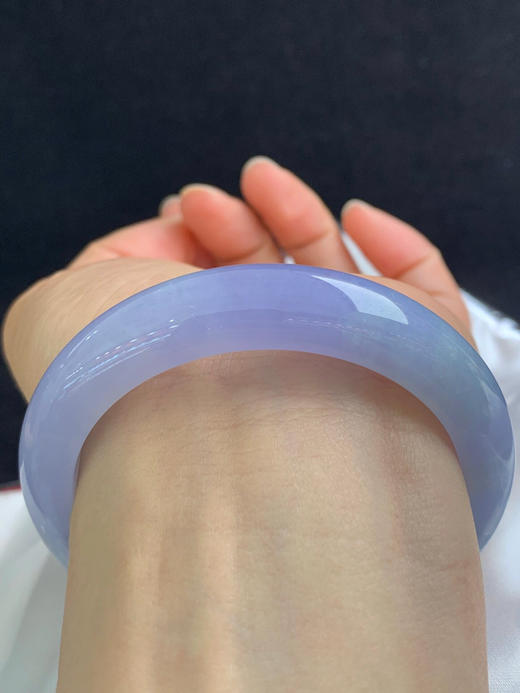 612642，56.3圈口，冰紫正圈平安镯，茄紫色，种水好 商品图4