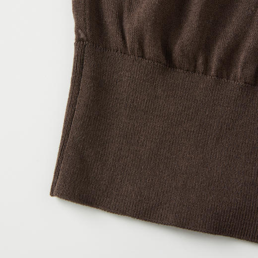 ROMI STUDIO“轻盈利落”早秋新款干爽透气防晒摩卡棕针织上衣M3831 商品图6