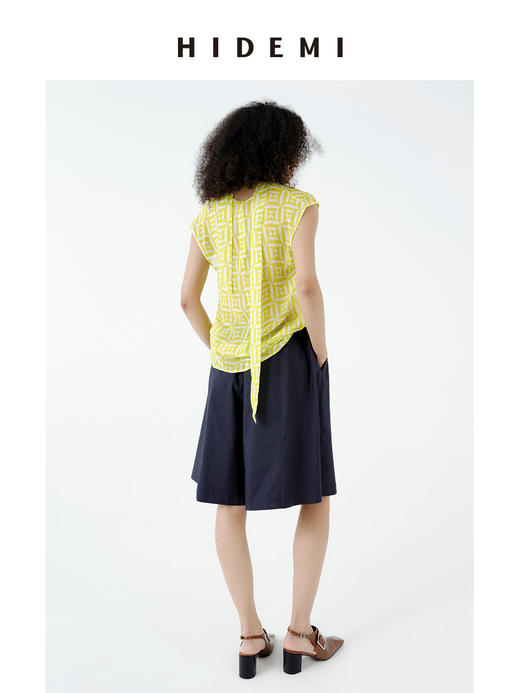 HIDEMI经典几何印花系列清透磨砂缎感内衬吊带两件式丝巾设计感v领显瘦背心半裙套装 背心/半裙 商品图7