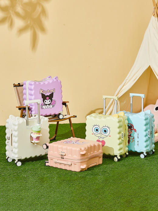 【行李箱儿童可骑坐】学生登机旅行箱 18新款小型卡通印LOGO拉杆密码箱  国庆假期出游 商品图0