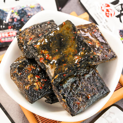 【舌尖上的美味❗️湖南长沙臭豆腐】传统味道鲜香微辣，闻起来臭吃起来香，外焦里嫩欲罢不能，地道湘辣味熟食黑色油炸豆腐干，散装休闲特产零食即食小吃L 商品图2