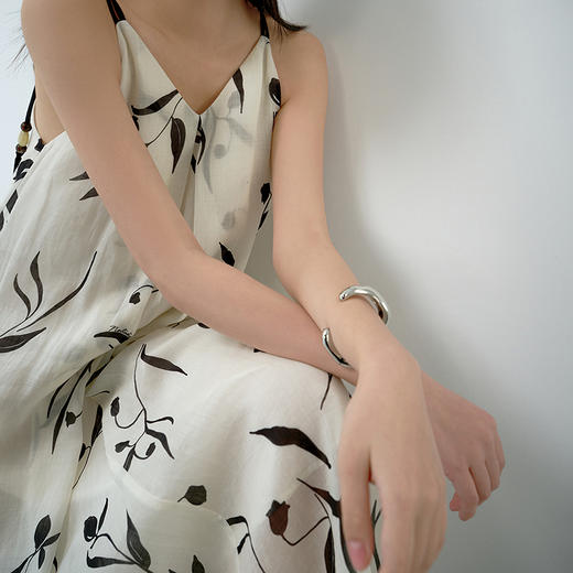 NEELLY纳俪商场同款夏新款时尚简约印花吊带连衣裙女气质出游长裙N25042Y01060 商品图2