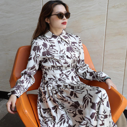 洛诗琳42800气质优雅连衣裙2025春季新款知性印花西装裙136 商品图3