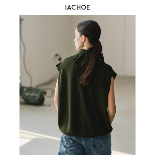 棉仓3621599004-IACHOE自带围巾马甲 商品图4