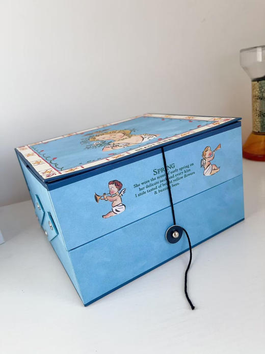 正品野兽派Mini钟罩香薰礼盒
它不仅仅是一个香薰，简直是氛围制造机本机！
家里的小确幸✨让幸福感满屋飘香～

一盒（内含6瓶），天猫498 商品图2