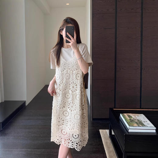 重磅推荐！2025慵懒气质镂空针织吊带连衣裙女两件套春夏新款！ 商品图1