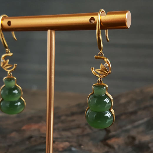 【天然正品】AU750黄金镶钻镶天然葫芦造型碧玉猫眼耳坠42.9*11.8*5.9MM（皆取最大值）女士现售价：2480！260325NJS37 商品图3