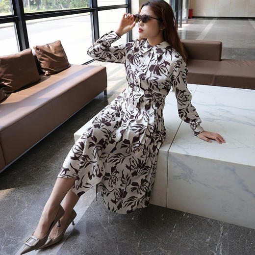 洛诗琳42800气质优雅连衣裙2025春季新款知性印花西装裙136 商品图4